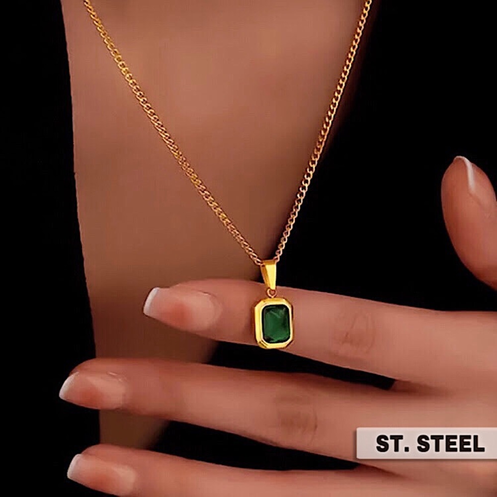 ⚜️𝟯𝟬%𝗢𝗙𝗙 𝗯𝘂𝗻𝗱𝗹𝗲𝘀 𝟯+⚜️ NEW Green Charm Stainless Steel Necklace